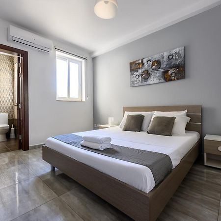 F9 Room 1, Private Double Room With Private Bathroom In Shared Flat Msida Exterior photo