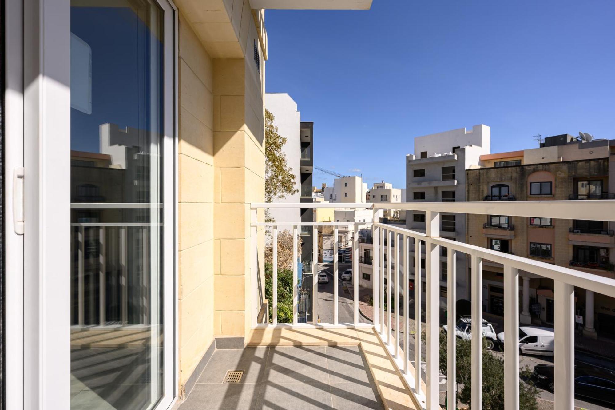 F9 Room 1, Private Double Room With Private Bathroom In Shared Flat Msida Exterior photo