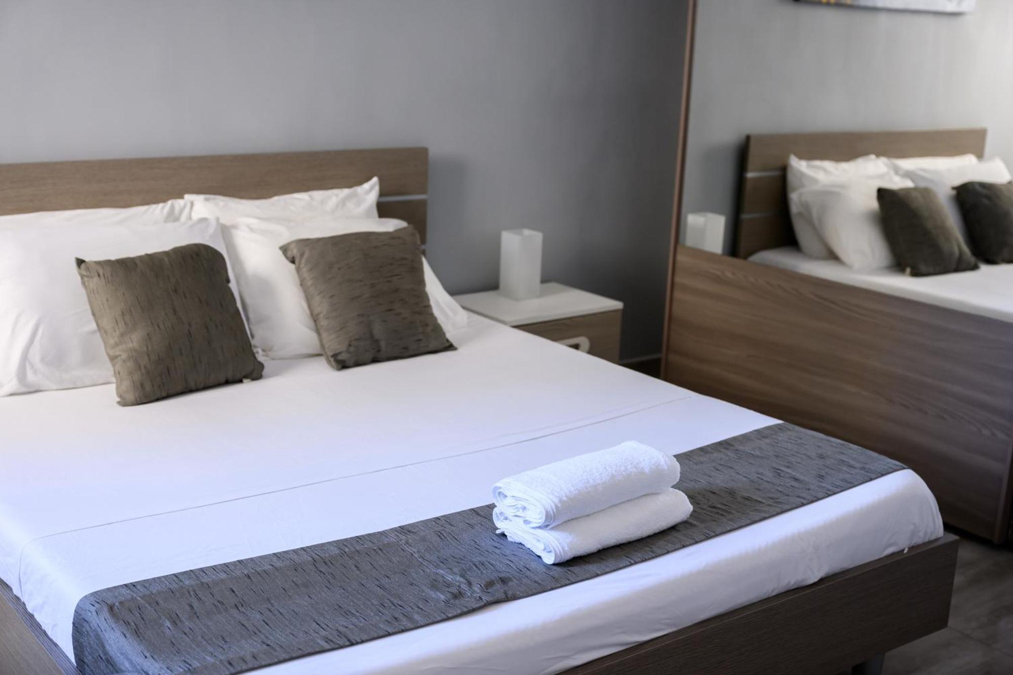 F9 Room 1, Private Double Room With Private Bathroom In Shared Flat Msida Exterior photo