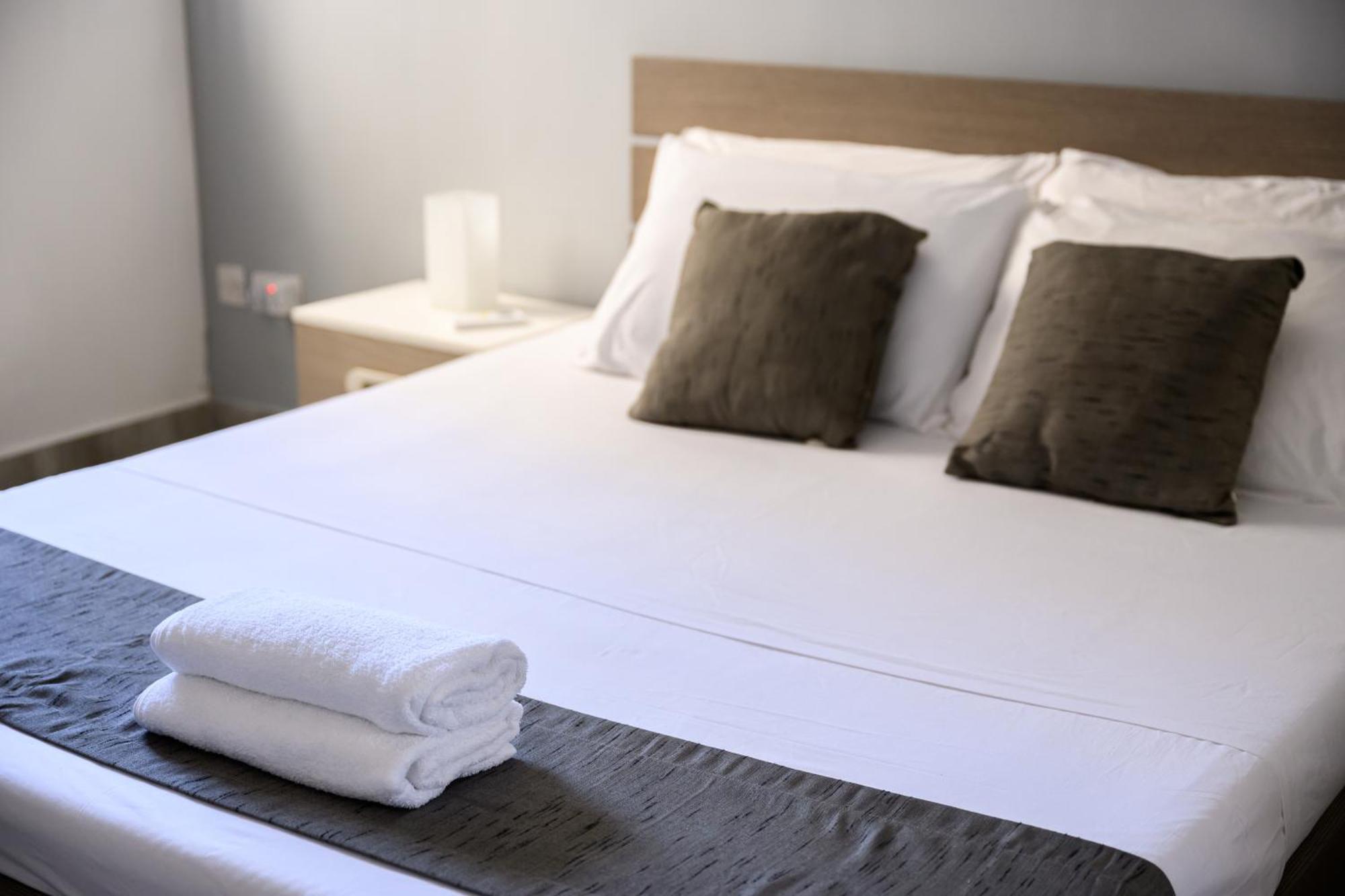 F9 Room 1, Private Double Room With Private Bathroom In Shared Flat Msida Exterior photo