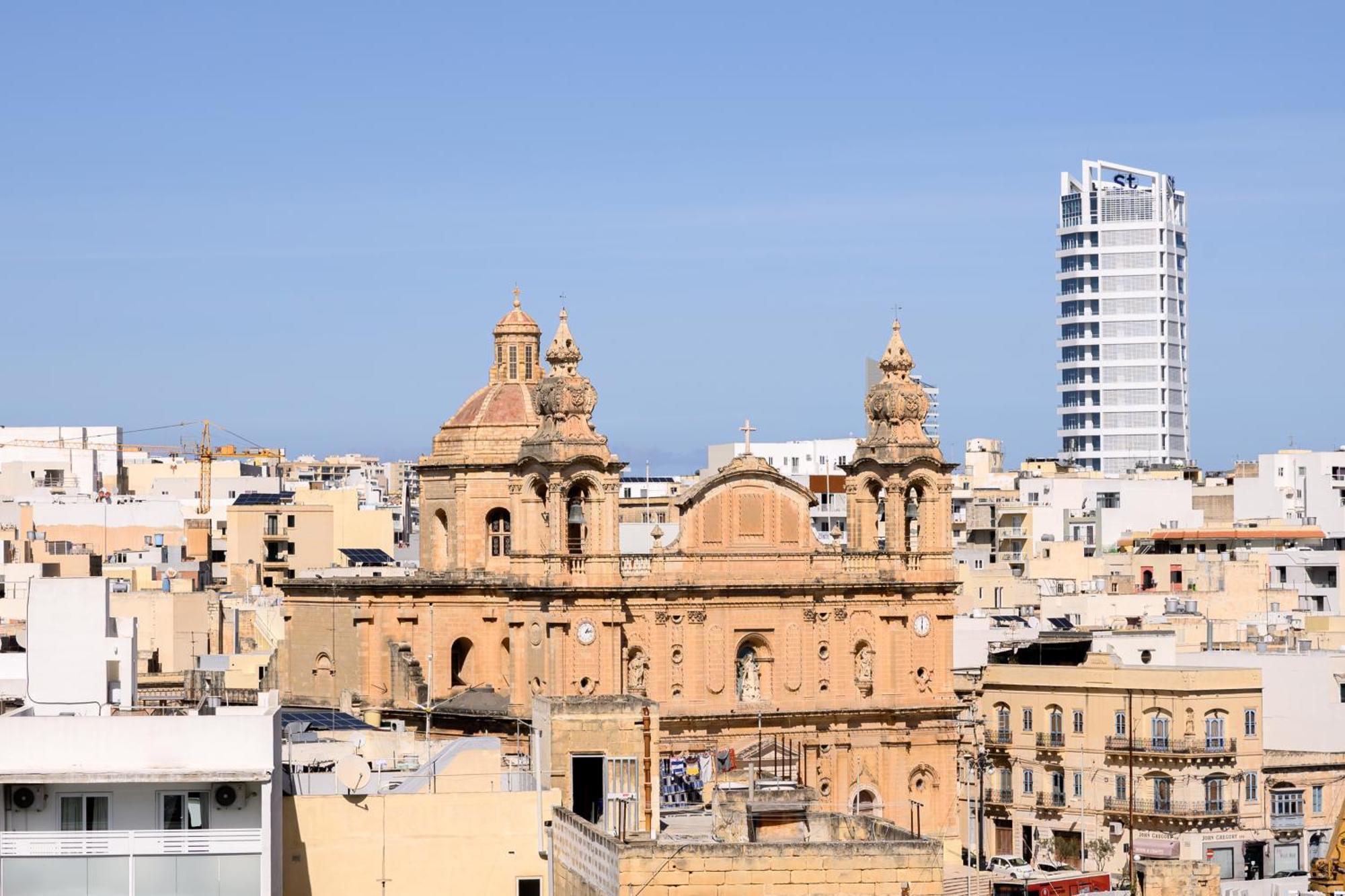 F9 Room 1, Private Double Room With Private Bathroom In Shared Flat Msida Exterior photo