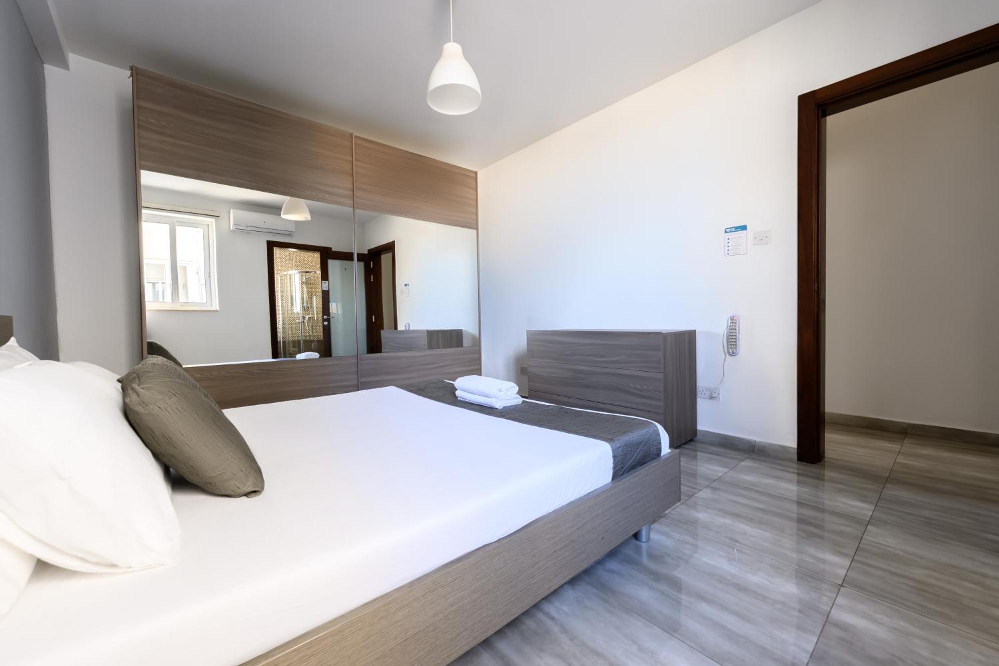 F9 Room 1, Private Double Room With Private Bathroom In Shared Flat Msida Exterior photo